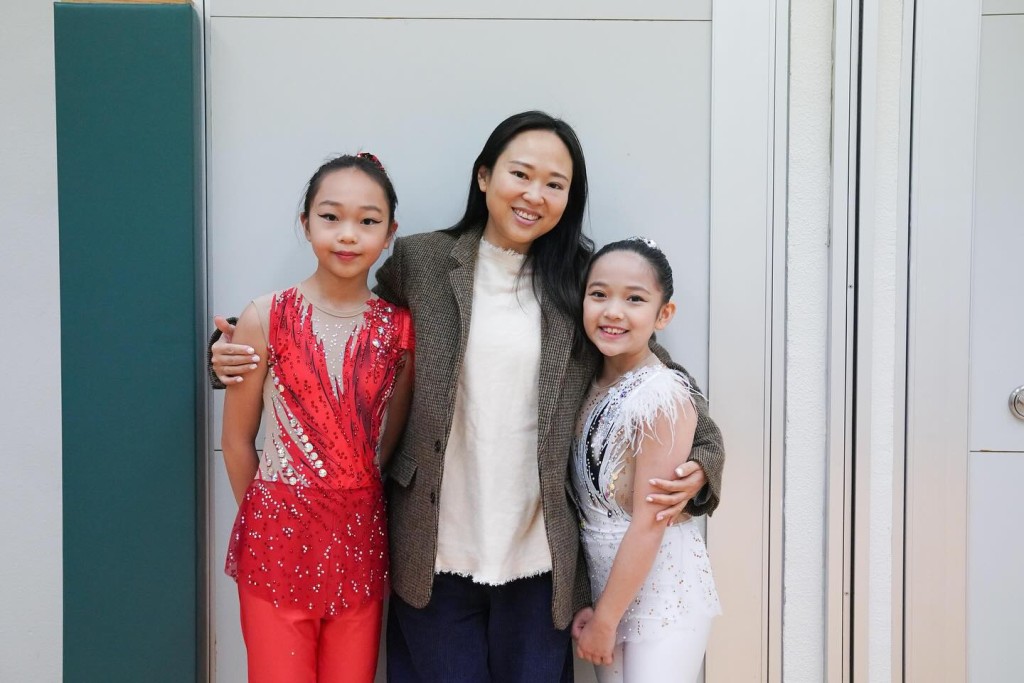 林盛斌太太Pearl透露兩名女兒參與大年初一的花車巡遊表演。