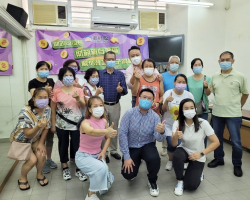 財政司司長陳茂波今日落區。陳茂波 Facebook 相片