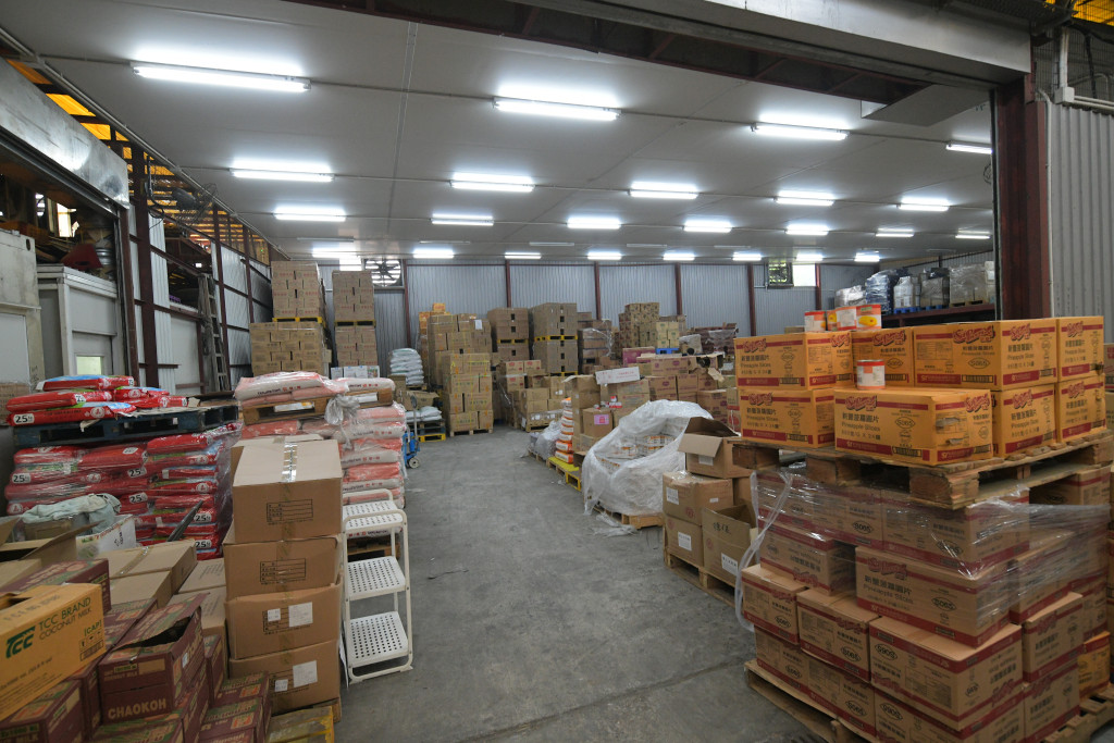 德保雪粒屯門廠房每日為食肆等提供800噸冰。