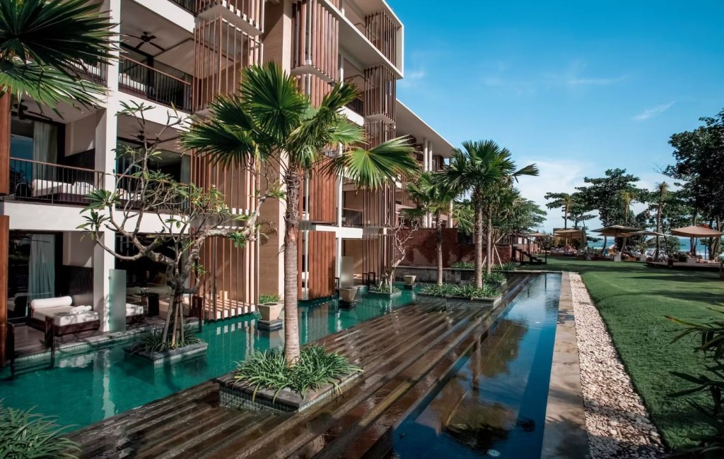 印尼峇里島的渡假酒店吸引大量外國遊客到訪。路透社