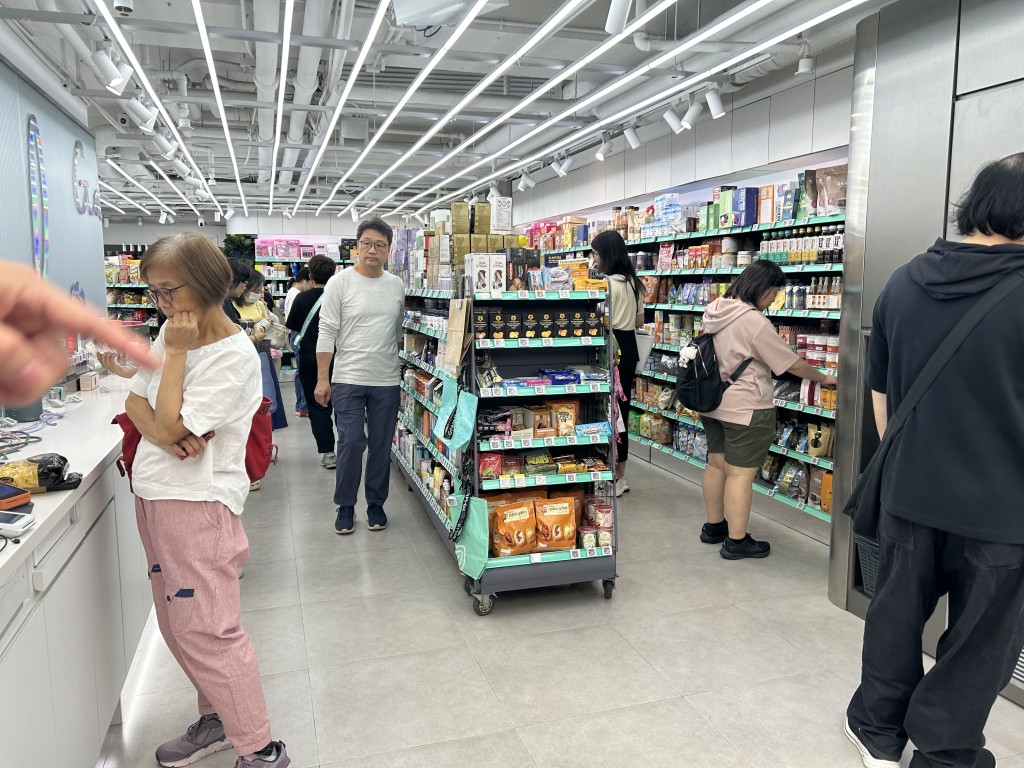 本港7月零售業總銷貨價值臨時估計330億元,按年上升4.5%。資料圖片 本港7月零售業總銷貨價值臨時估計330億元,按年上升4.5%。資料圖片