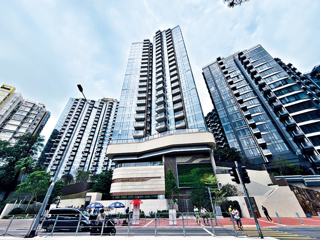 黃金海灣系列樓盤昨單日連沽4伙套現逾2600萬。