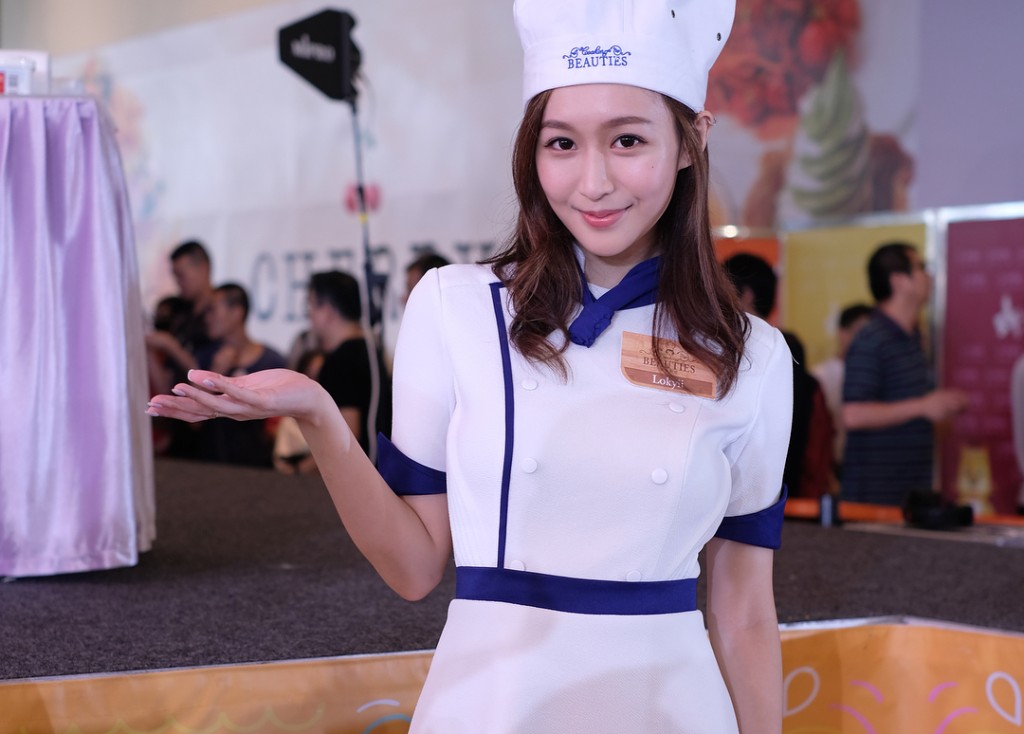 洛兒曾於無綫節目《美女廚房》擔任「美女學徒」。