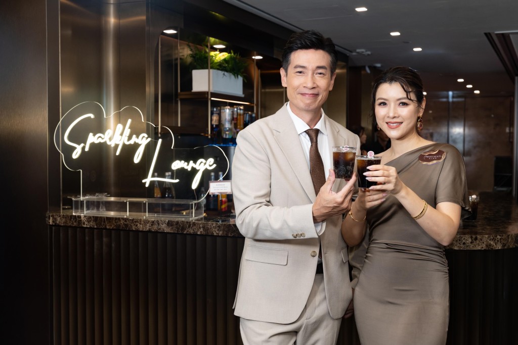 陳豪與陳茵媺夫妻檔吸金。