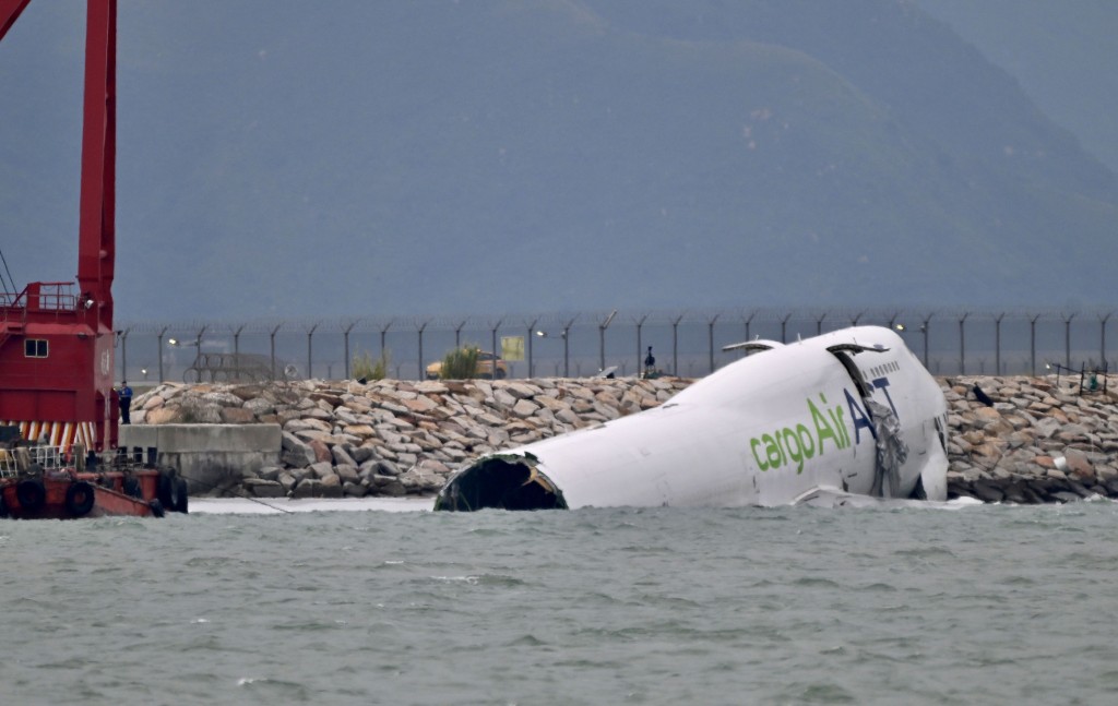 香港國際機場於20日發生的阿聯酋航空由杜拜來港貨機墮海事故。資料圖片 香港國際機場於20日發生的阿聯酋航空由杜拜來港貨機墮海事故。資料圖片