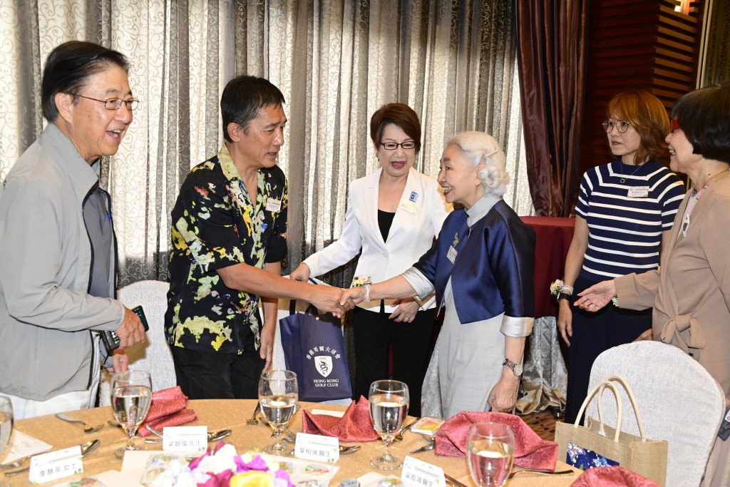 梁朝伟去年出席「鹏程奋进坚毅奖学金」颁奖礼担任发言人。