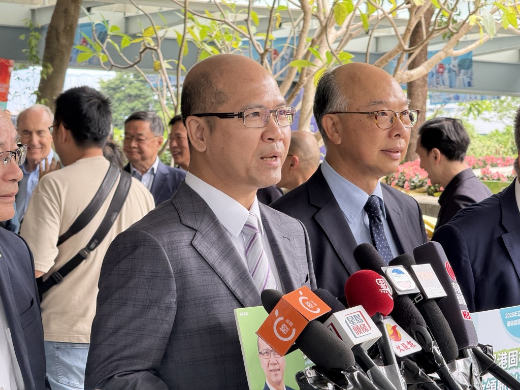 黃錦良報名參選,表示有一定信心。 黃錦良報名參選,表示有一定信心。