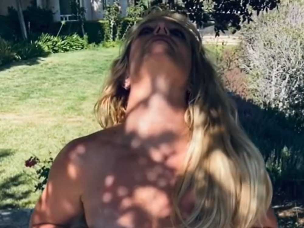 Britney早前於社交網上載半裸片段，fans擔心其精神狀況
