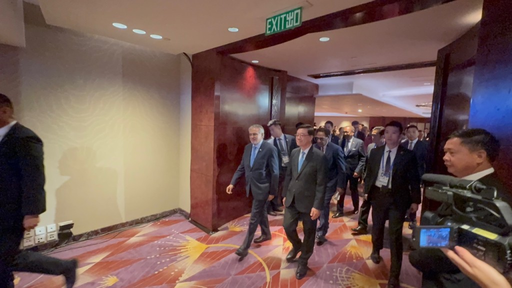現場有多名政府官員出席，包括行政長官李家超、律政司司長林定國、律政司副司長張國鈞。