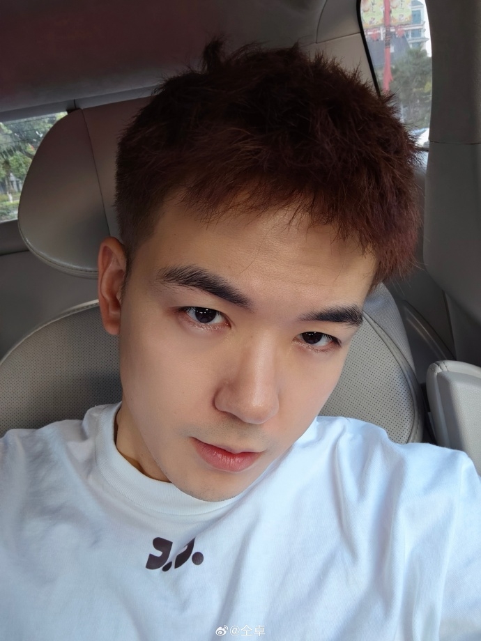 仝卓。 微博 仝卓。 微博