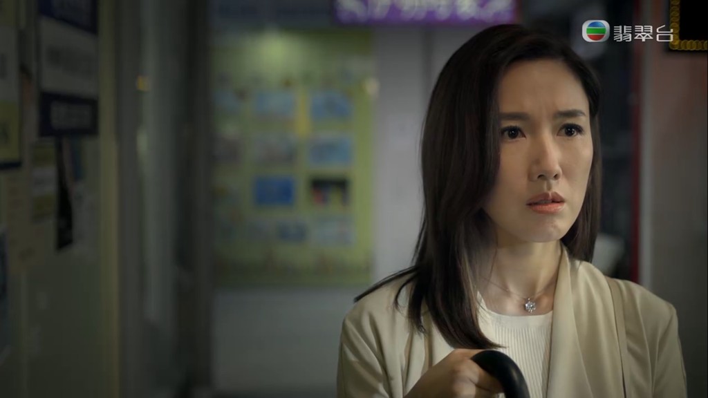李施嬅 《金宵大廈2》是今年焦點劇集之一，事關劇集第一輯深得觀眾喜愛，而第二輯播出亦引起熱烈討論，女主角李施嬅在時空穿梭的劇情中，不但演技精湛，造型亦都靚到網民大讚！絕對有機會入圍爭視后！