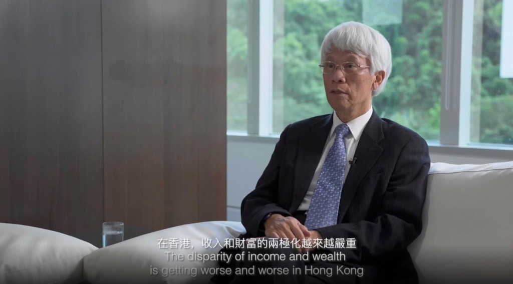 任志剛接受專訪。片段截圖