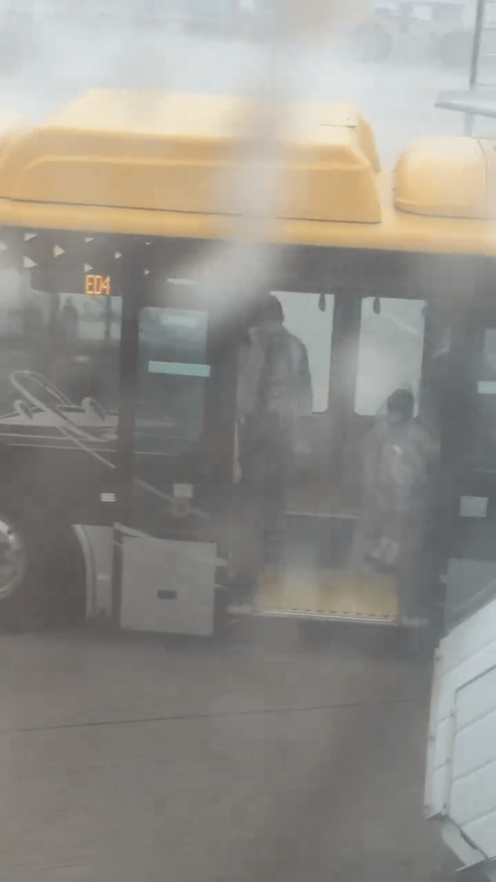 機場亦雨勢龐大