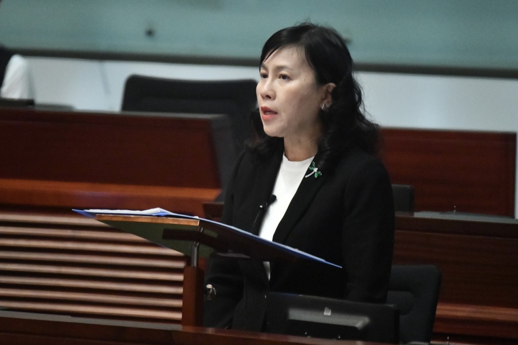 陳美寶指，政府透過多項措施協助業界改善營運情況，以吸引更多人投身的士業。盧江球攝