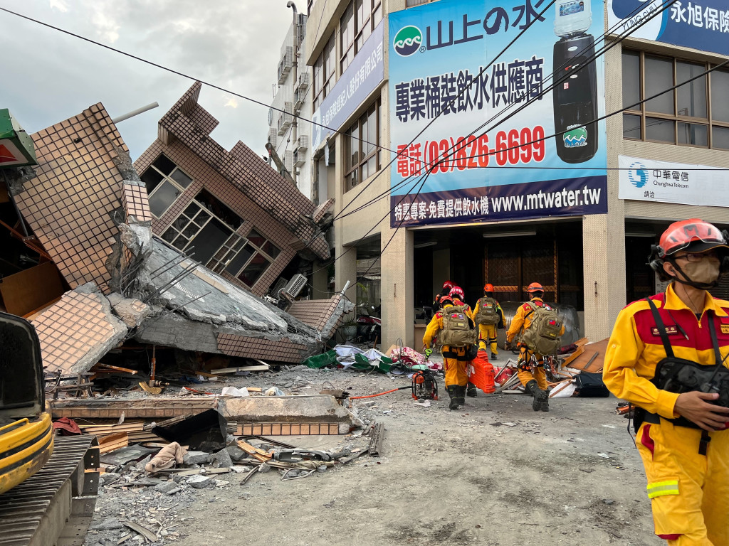 台灣台東縣池上鄉發生6.8級強震，花東地區嚴重受創。AP