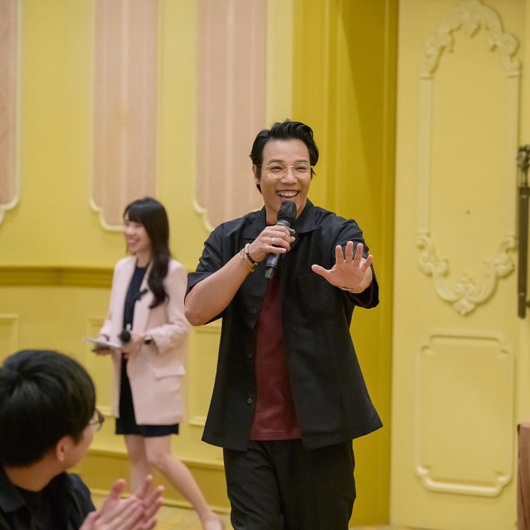 鄭世豪轉行做老師。 鄭世豪轉行做老師。