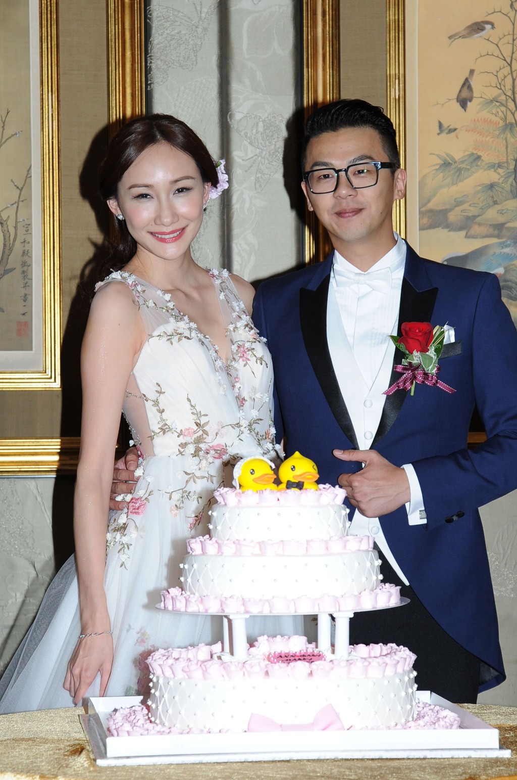 何紫綸於2015年與拍拖兩年的飲食界才俊Gary Lam結婚。