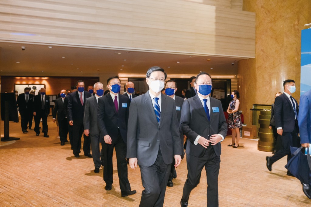 儀式開始，陳仲尼會長陪伴行政長官李家超及一眾主禮嘉賓進場。