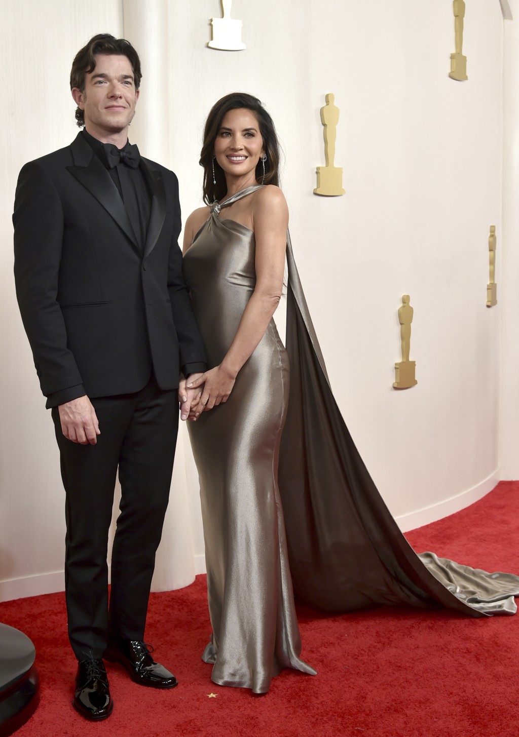 美國女星奧莉花美恩（Olivia Munn）與男友約翰莫藍尼日前出席奧斯卡頒獎典禮。 AP