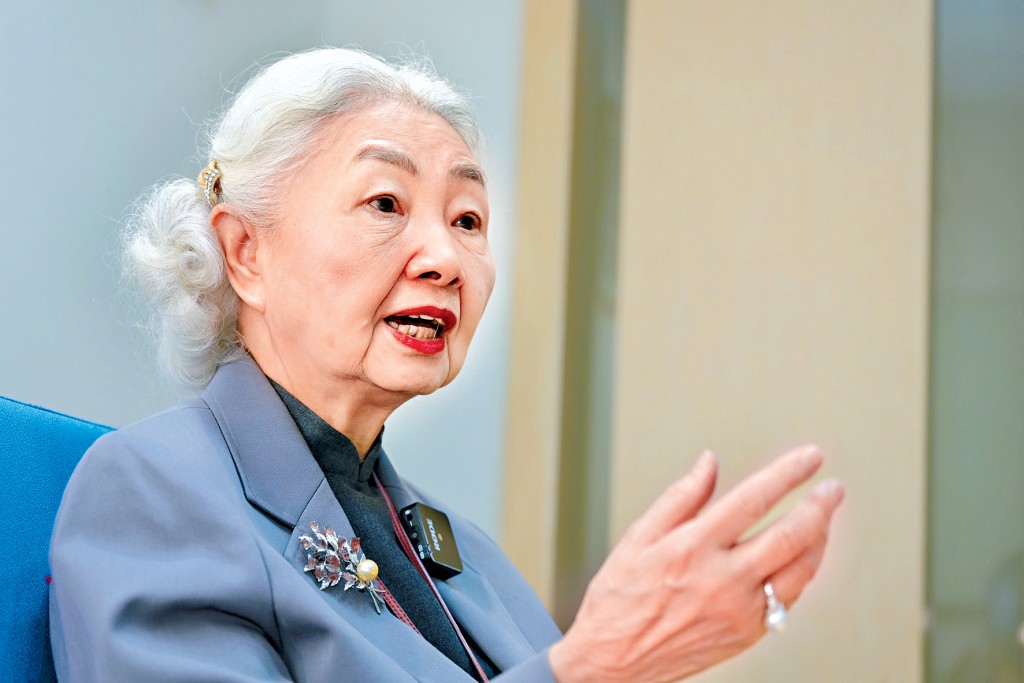 梁爱诗赞本届议会完成历史使命，从2019年动乱后回复正轨。