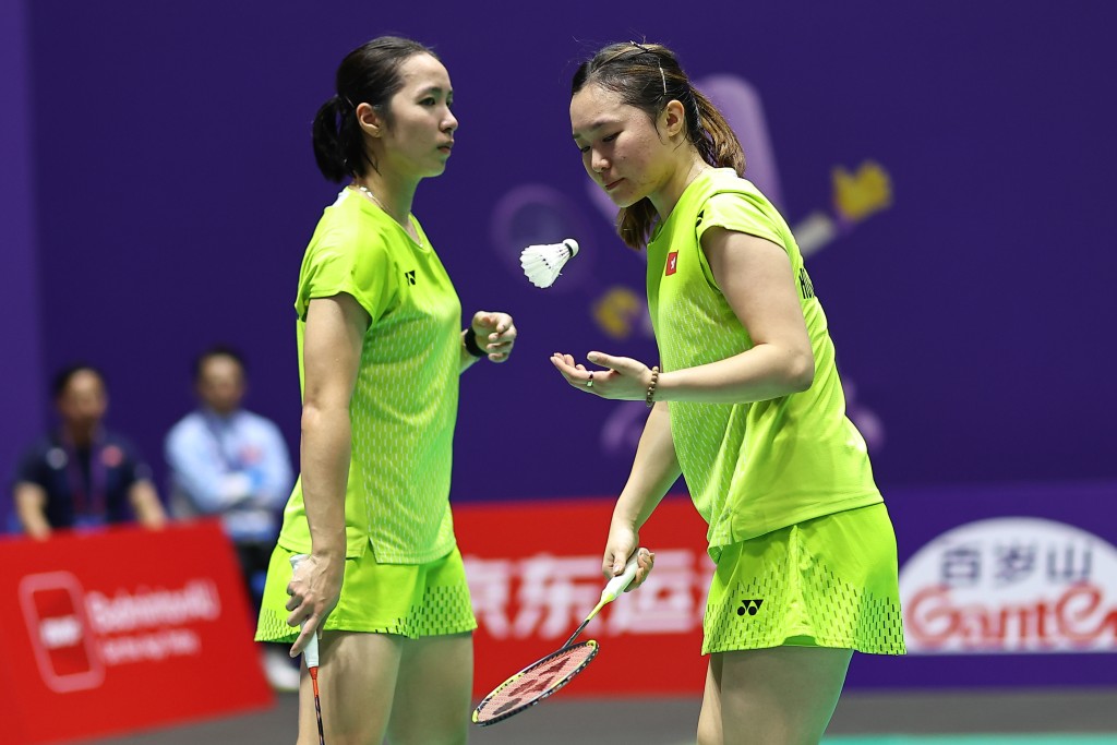 杨雅婷/杨霈霖将撼著名的保加利亚组合史都娃姐妹。中新社