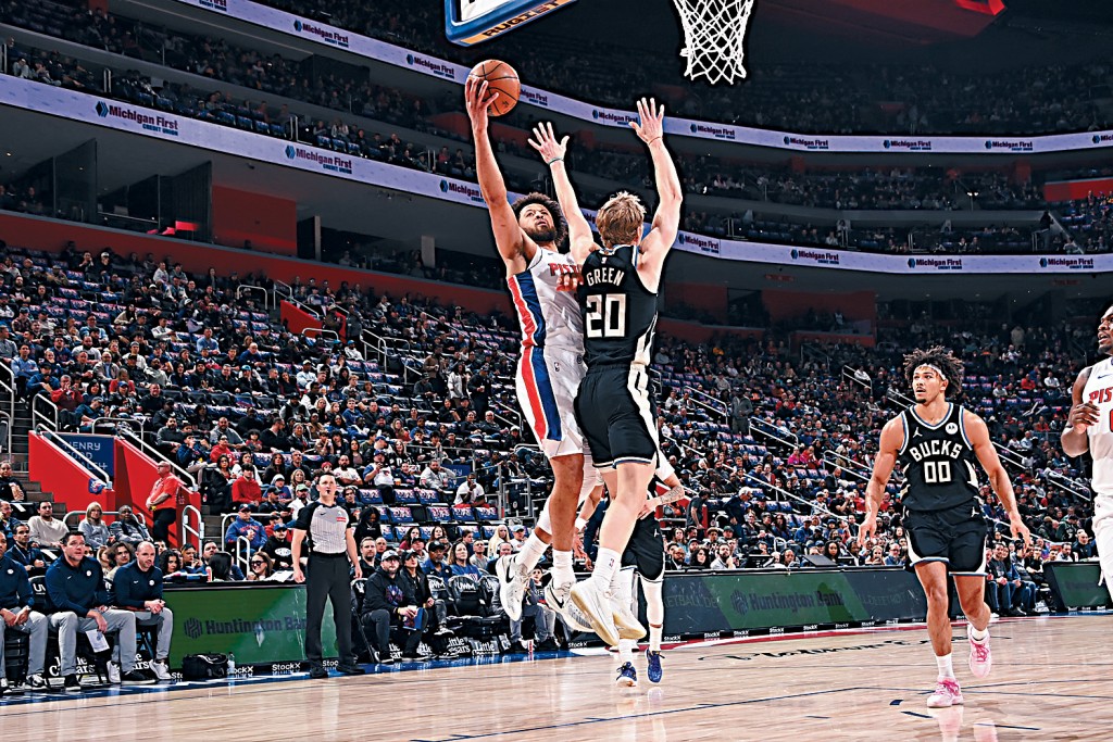 根寧咸因「爆肺」休息11場後今場復出。