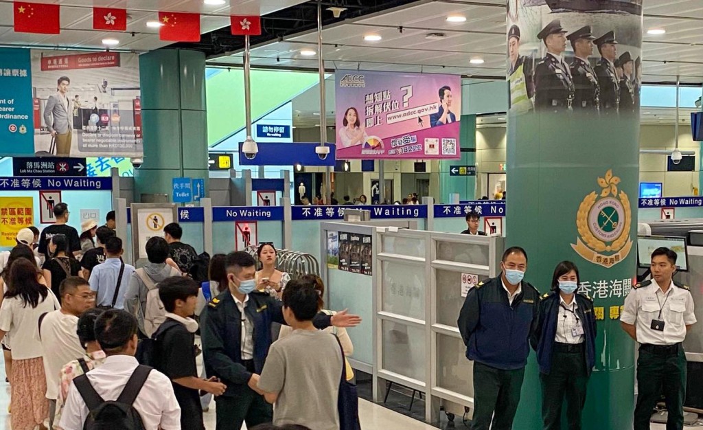 為迎接訪港旅客及應對人流車流，香港海關積極部署，制訂一系列措施，確保各口岸通關暢順。香港海關FB圖片