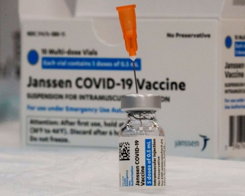 美國當局指強生疫苗或增罕見神經系統紊亂風險 。AP圖片