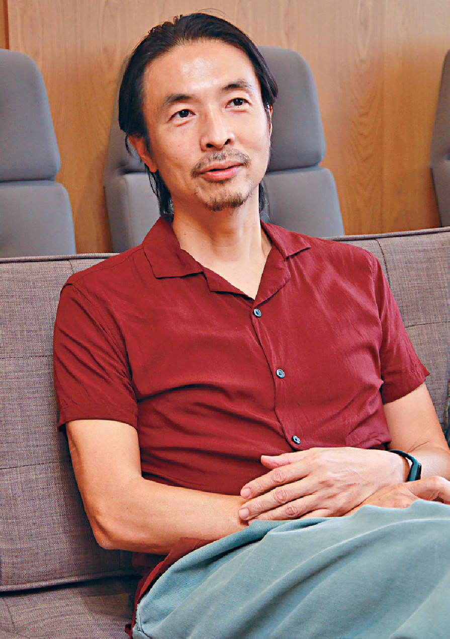 ■提到電影最有趣內容,文念中認為是Ann接地氣一面,「佢會考慮整容整啲咩,又話想搵教練練番啲線條,但轉頭走去食菠蘿包。」