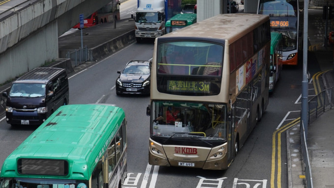 各巴士公司申請加價幅度曝光。（資料圖片）