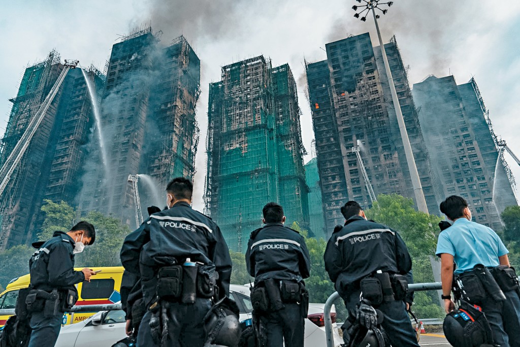 大埔宏福苑五級火現場，火勢及至昨天日間仍未撲熄。