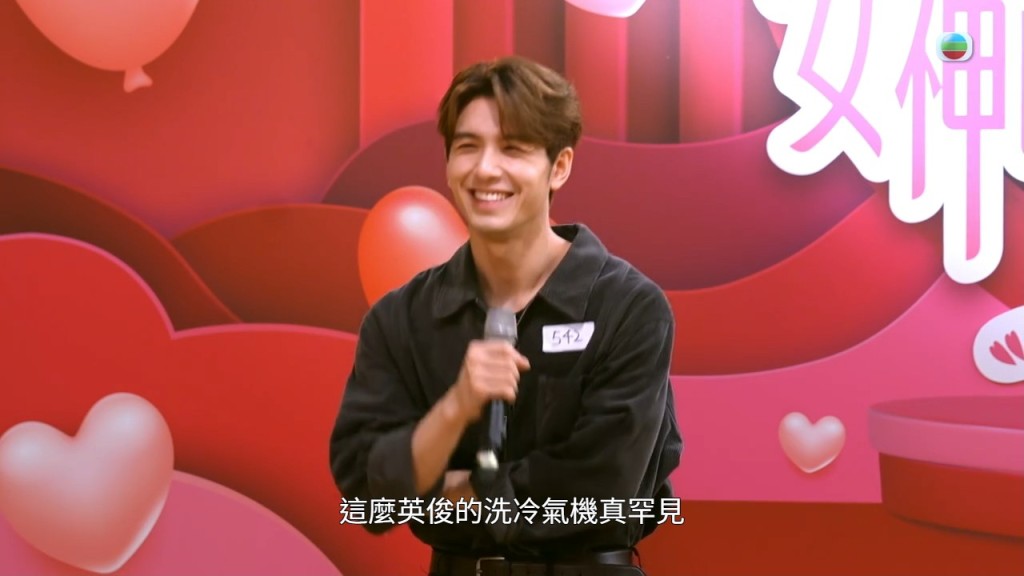 方智弘笑容有魅力兼對答得體,即晚在網絡引發極高迴響。 方智弘笑容有魅力兼對答得體,即晚在網絡引發極高迴響。