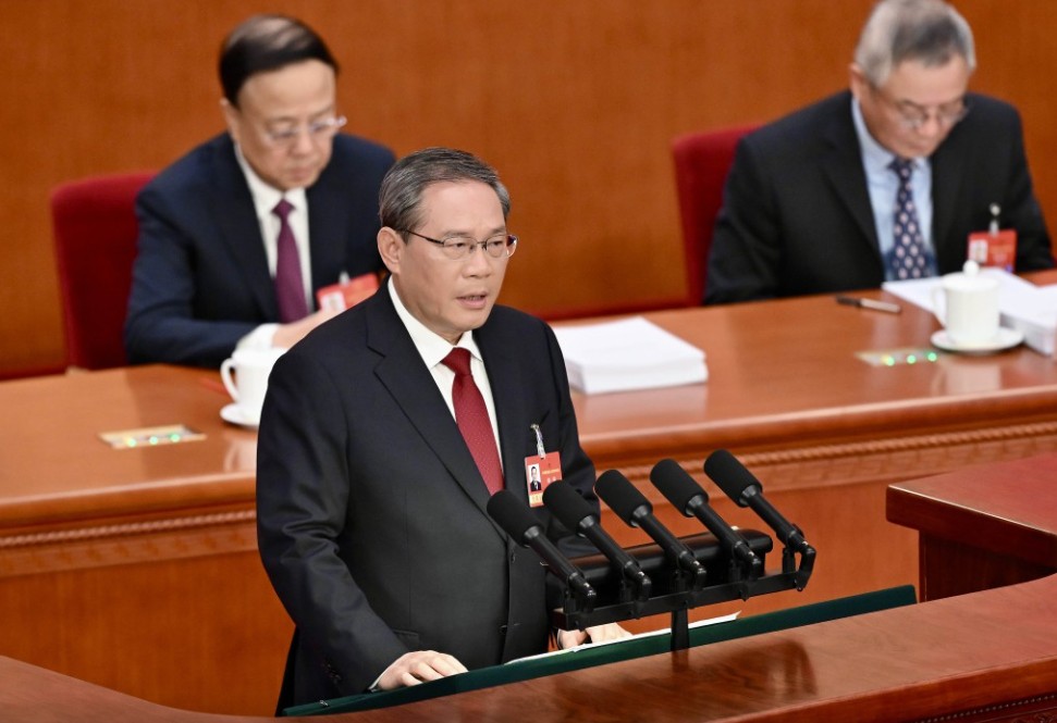 國務院總理李強昨日發表任內第三份政府工作報告，並向人大提請審查第十五個「五年規劃」綱要草案。