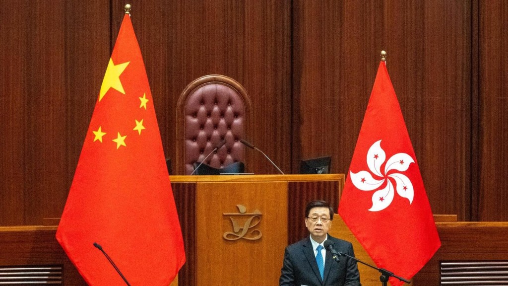 行政长官李家超今日（一月一日）为第八届立法会议员宣誓就任仪式监誓。李家超FB图片