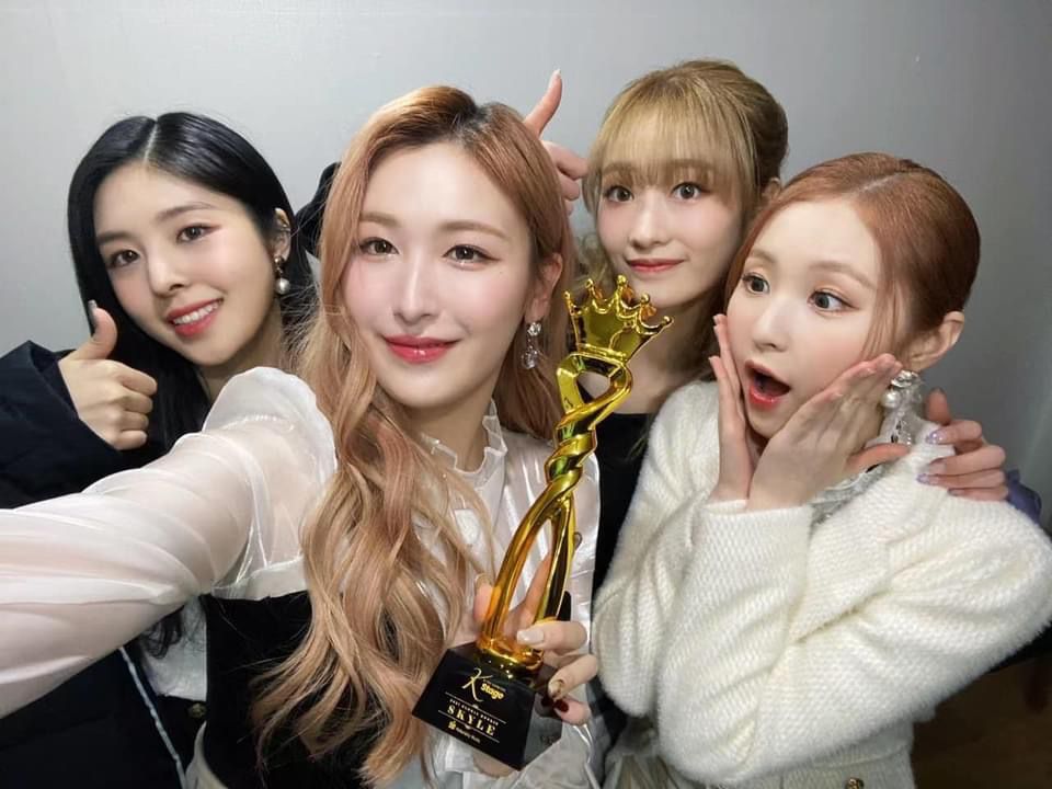 （左起）ERIN, UJEONG, GINNY, CHAEHYEON