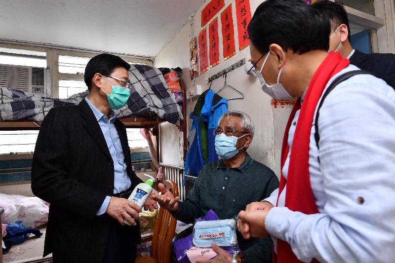 李家超派口罩。