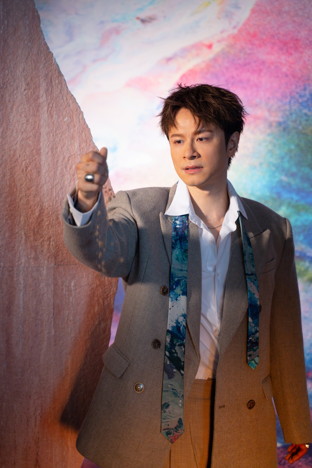 「沙漏」代表「時間」。 「沙漏」代表「時間」。