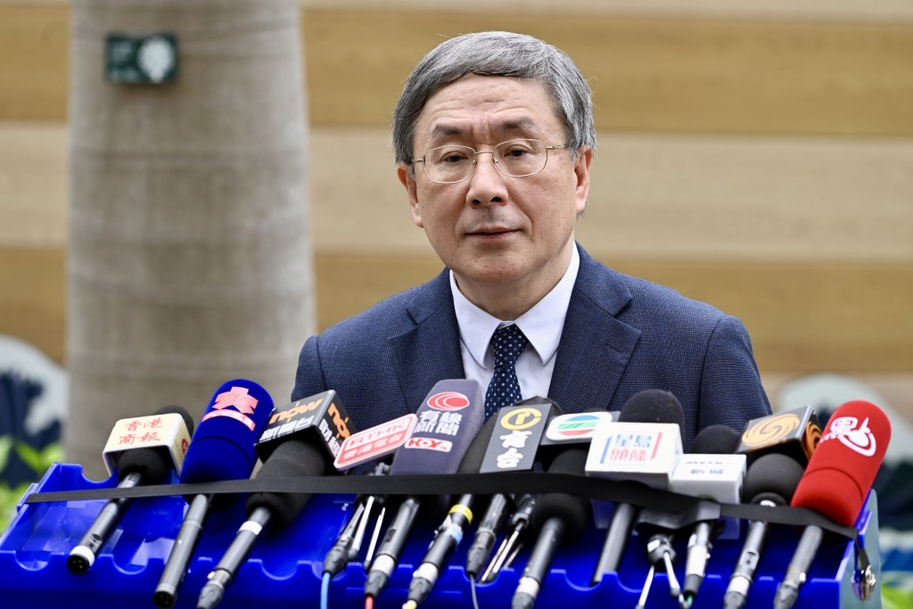 卓永興指，有約380戶居民希望能再次上樓執拾。劉駿軒攝