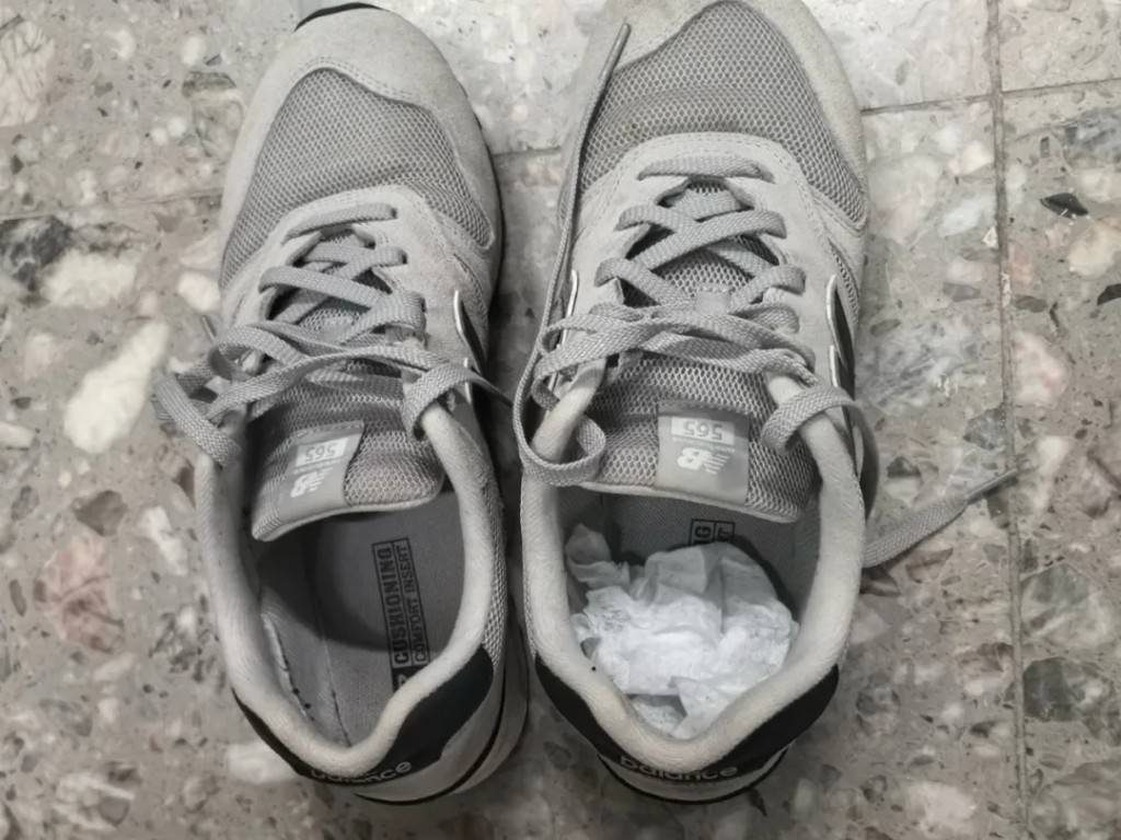 波鞋暗藏冰毒。海關發布