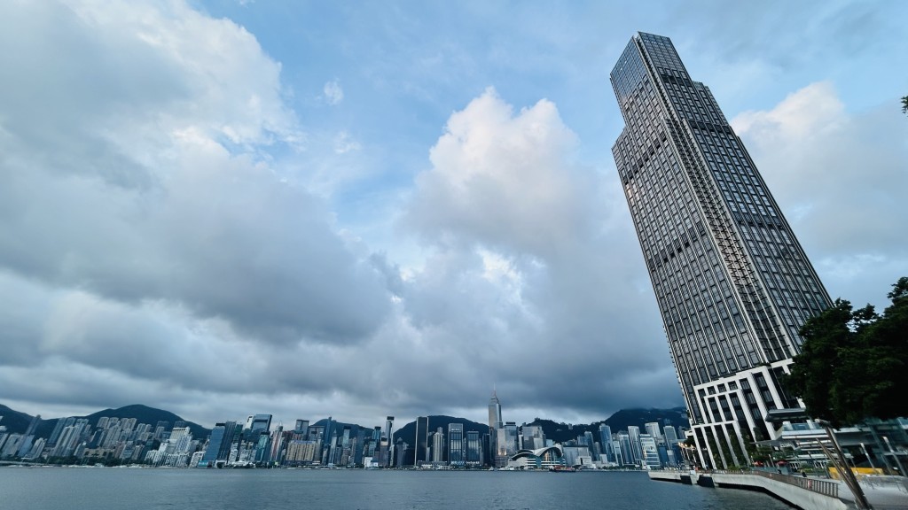 部分時間有陽光,有幾陣驟雨。 部分時間有陽光,有幾陣驟雨。
