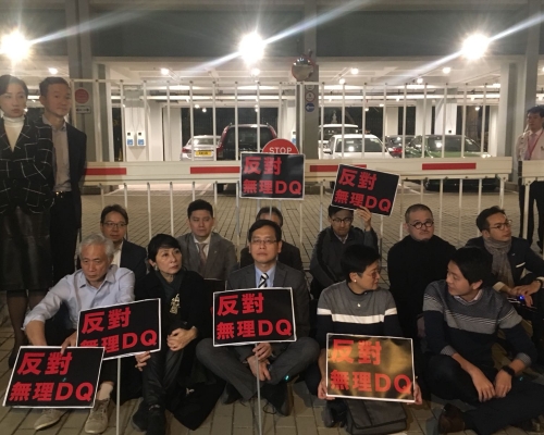 民主派要求當場與律政司司長鄭若驊會面