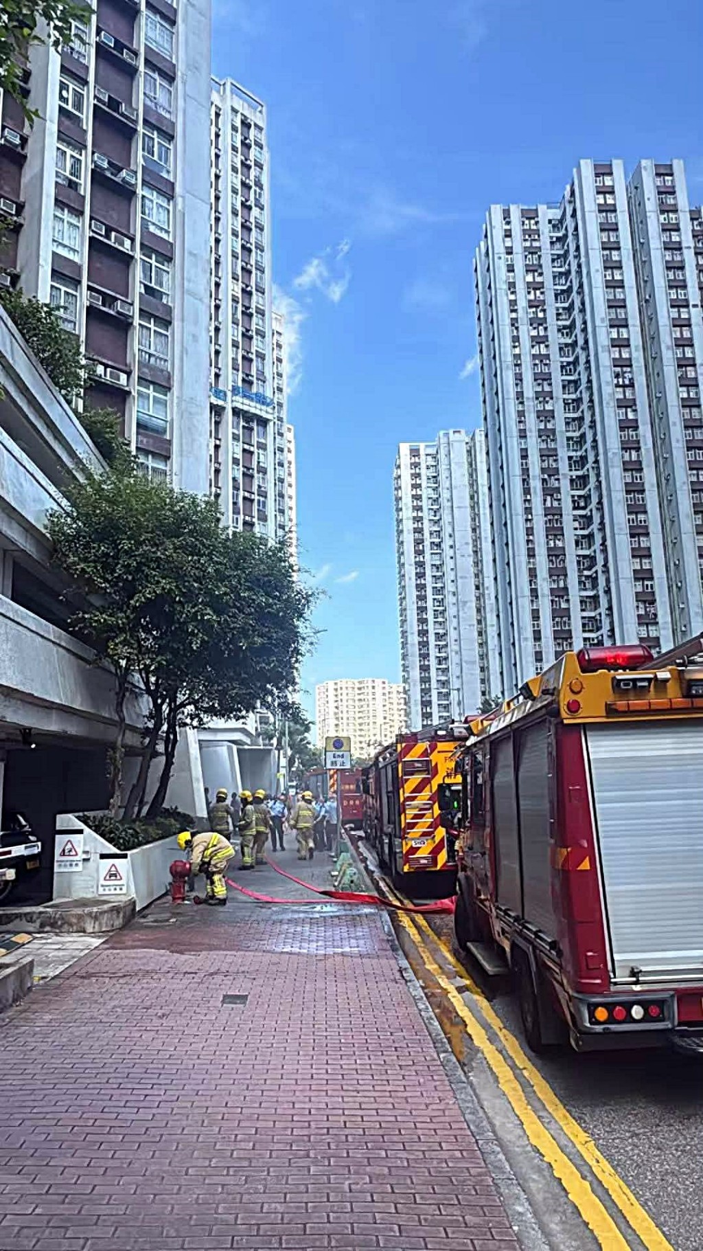 大批消防到場施援。fb:丁江浩議員 大批消防到場施援。fb:丁江浩議員