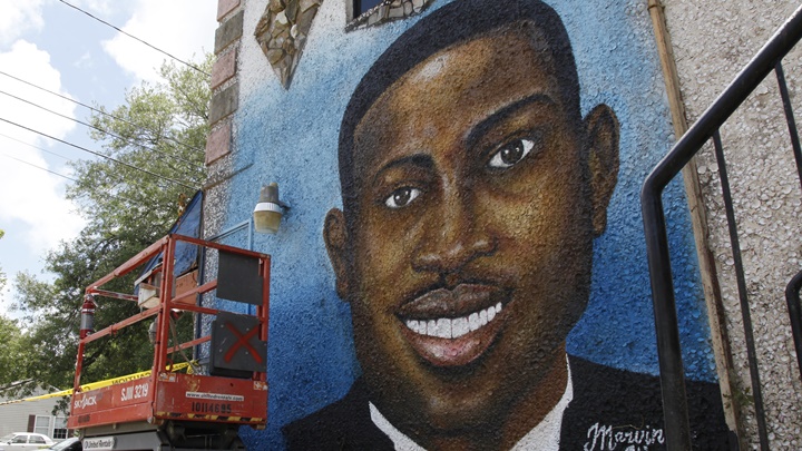 涉及黑人青年阿伯里被殺案的白人父子再被聯邦法院判處終身監禁。AP圖片