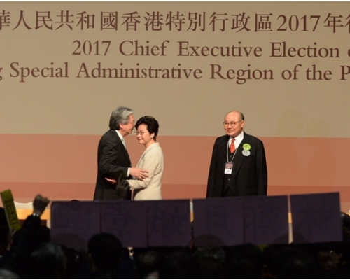紀律部隊評議會職方輪任主席陳健麟指，林鄭月娥擁多年政府工作經驗。