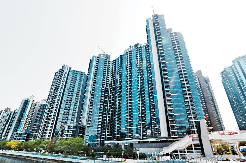 啟德DOUBLE COAST III，最快下周內公布首張價單，涉及約105伙，料涵蓋1房至3房單位。