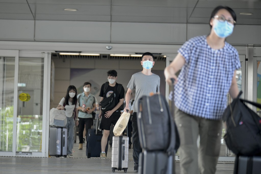 香港和內地預計最快可於12月10日進行小範圍通關，每日名額1,000人。資料圖片