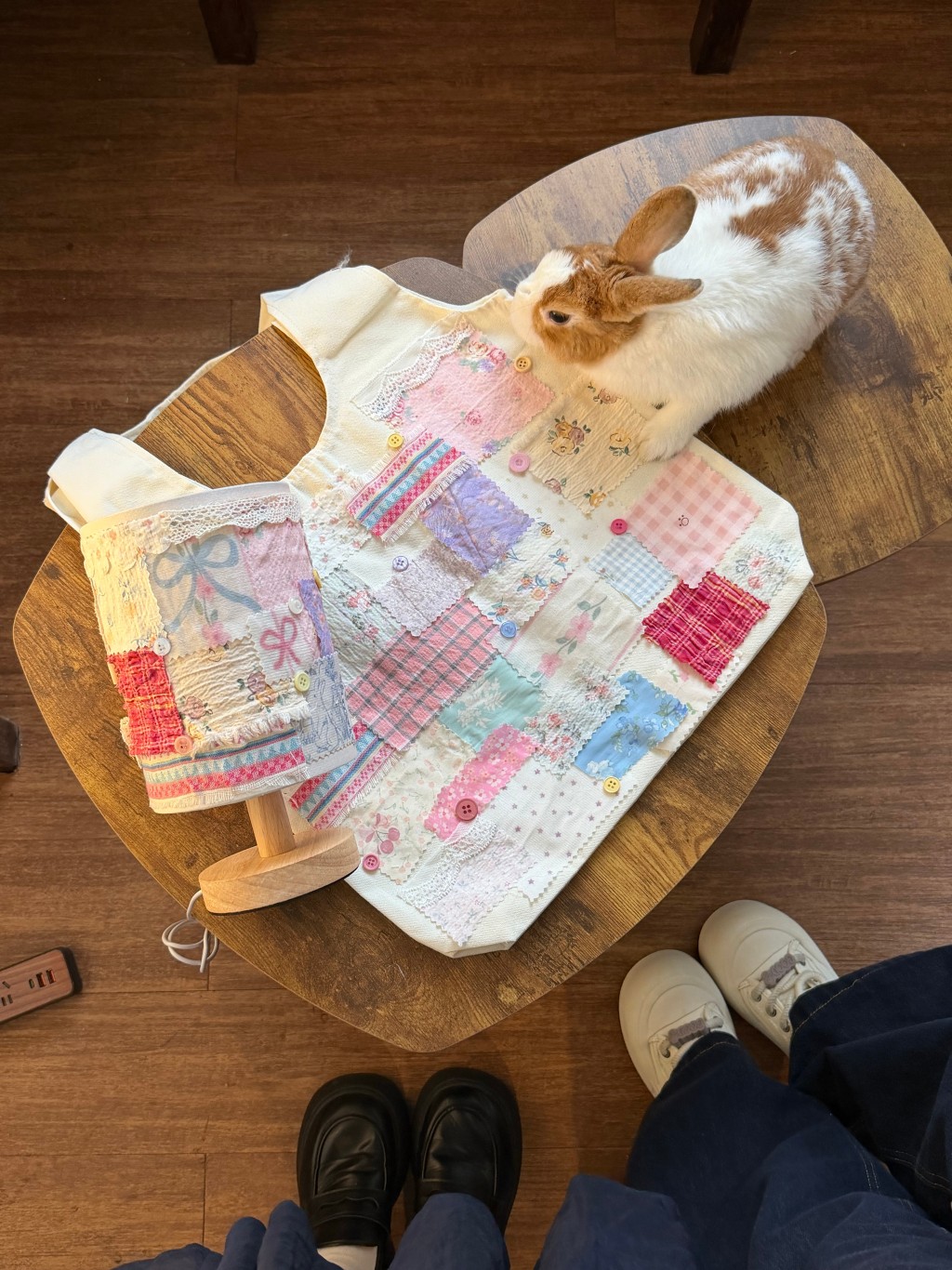 内地年轻族群重新兴起传统“拼布”手艺。微博