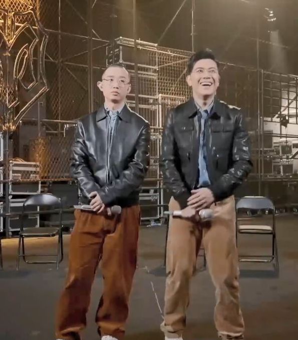 周延和梁漢文(右)代表陳小春一隊出戰雙人賽。