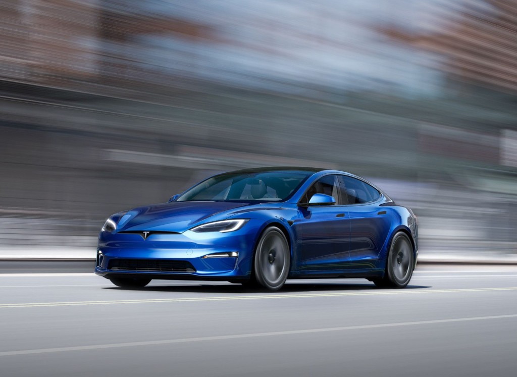 Model S Plaid新版續航力達628公里，0-100公里加速僅2.1秒。