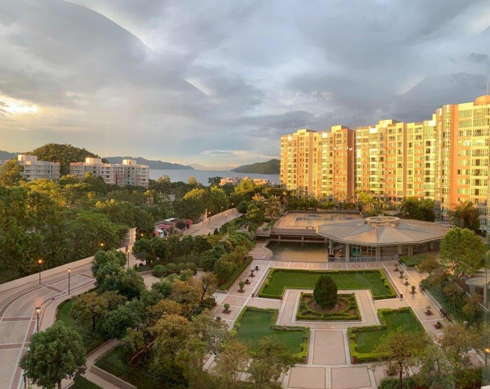 單位外望內園景及海景。